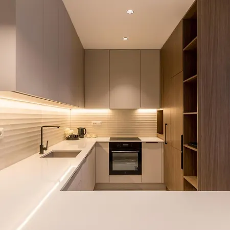 Bella Luxury , Old Town , Brand New * Split