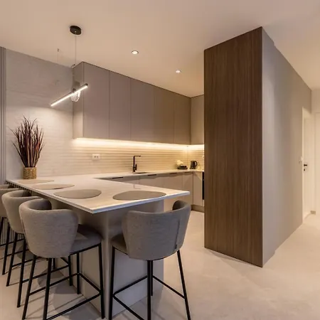 Bella Luxury , Old Town , Brand New * Split