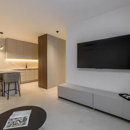 Bella Luxury , Old Town , Brand New *