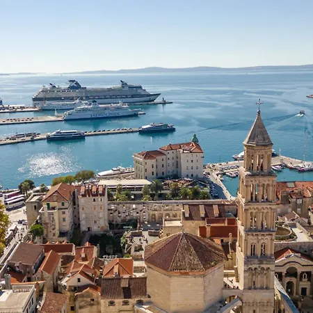 Bella Luxury , Old Town , Brand New Split