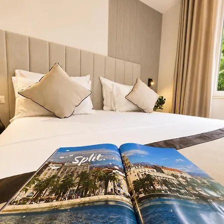 Bella Luxury , Old Town , Brand New * Split